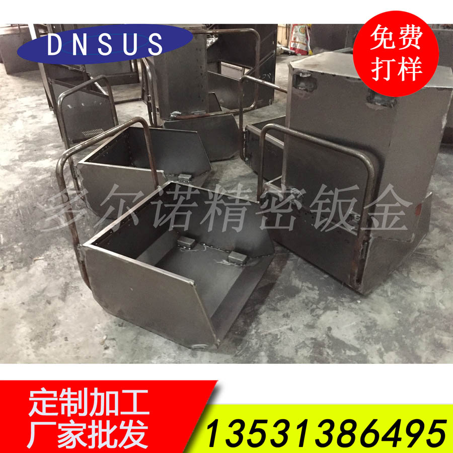 廠家批發(fā)清潔設(shè)備機架定制 掃地車垃圾斗加工 清潔設(shè)備成套鈑金加工.jpg